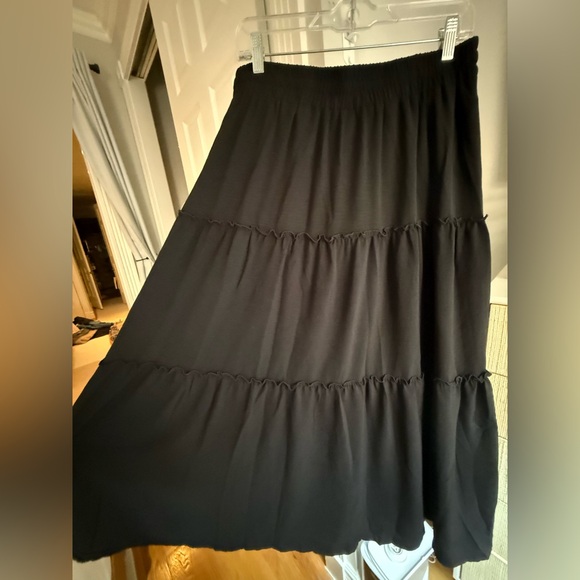 NWT Cueply Black Tiered Skirt, Sz Large - Picture 4 of 7